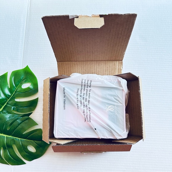 Victoria's Secret Bombshell Mini Fragrance Duo NEW - Picture 2 of 6